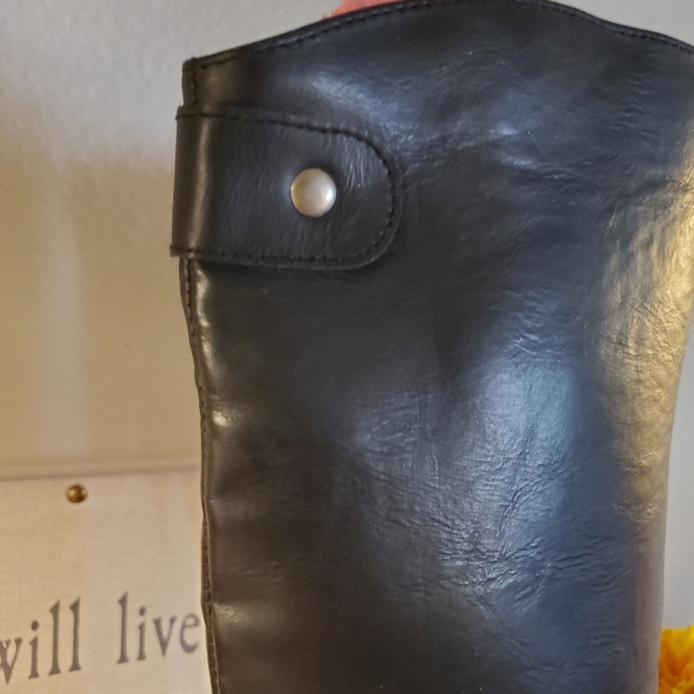 Knee length 👢 boots